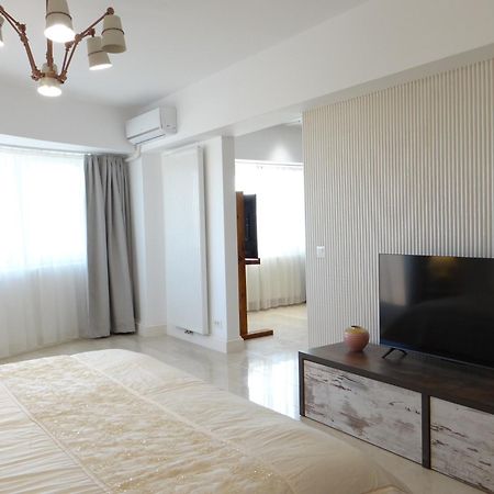 The One Balcescu- Best View Over City Center บูคาเรสต์ ภายนอก รูปภาพ